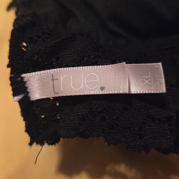 🔴2 For $10 🖤Chic Black Lace Halter Bralette🖤 - Picture 3 of 3